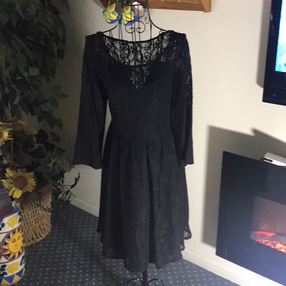 FREE PEOPLE BLACK LACE DRESS MEDIUM
